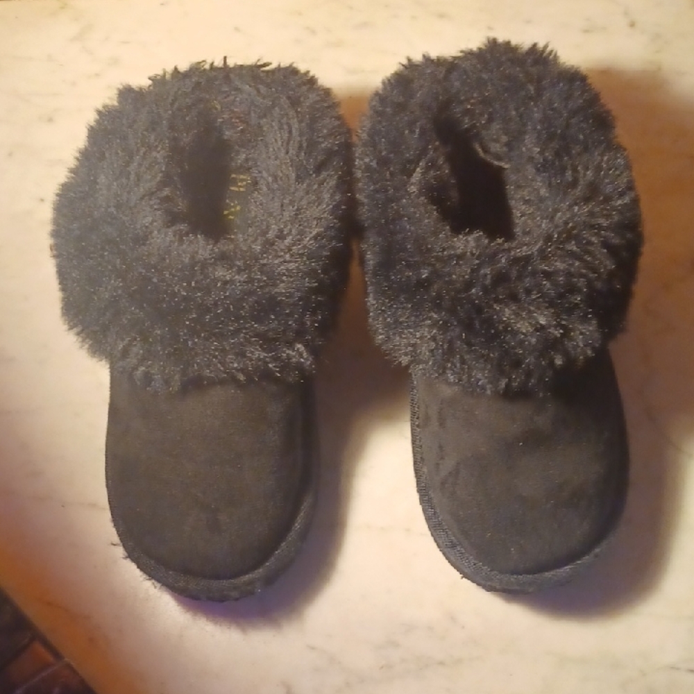 The Children's Place Slippers - Girls Size 13